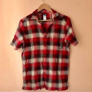 Patagonia | Men's Plaid Button Down Shirt Size Medium Short Sleeve Red Brown